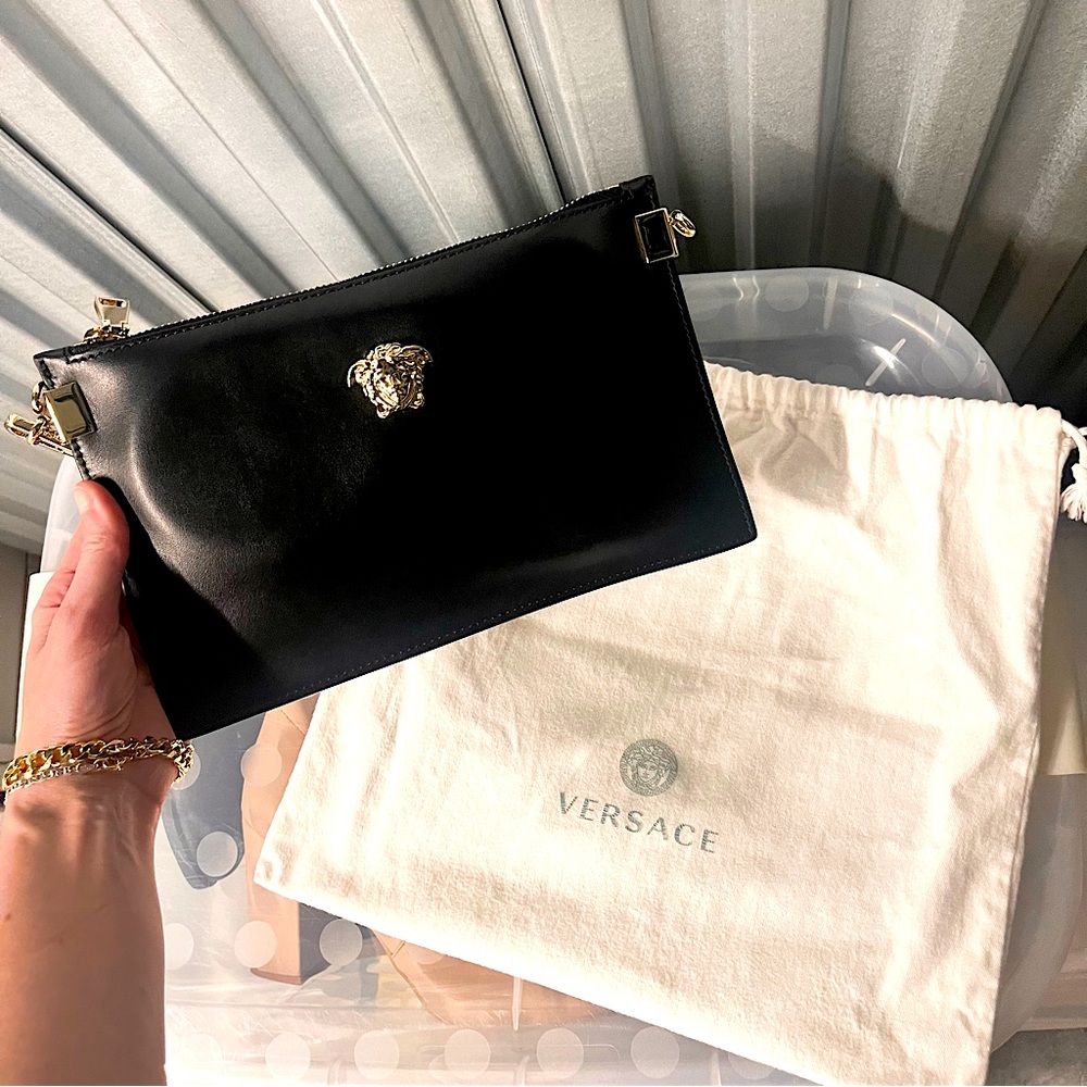 🌟 gold medusa calf leather VERSACE clutch